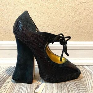 ZINC Security Black Leather and Suede Snakeskin Peep-toe Heels